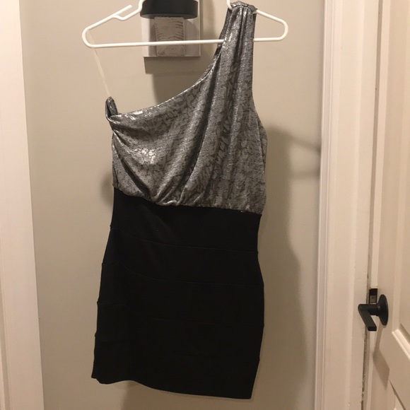 Forever 21 Dresses & Skirts - Body con one shoulder dress